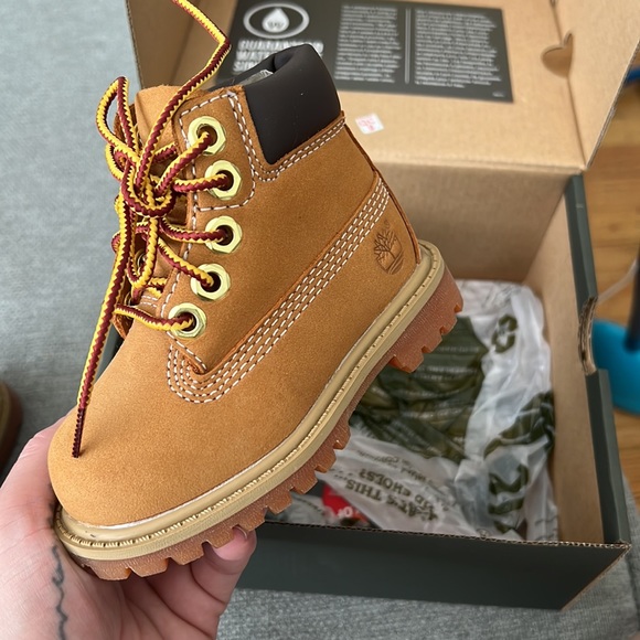 COPY - Custom toddler timberland - Picture 4 of 5